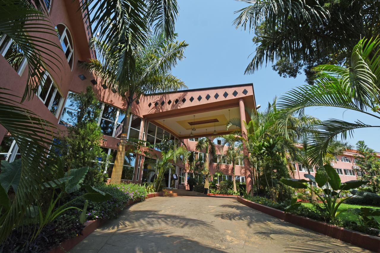 Imperial Golf View Hotel Энтеббе Экстерьер фото