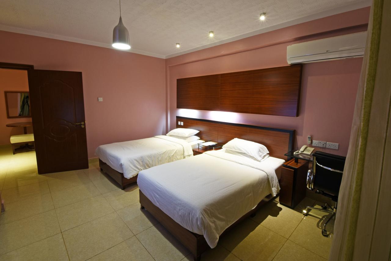 Imperial Golf View Hotel Энтеббе Экстерьер фото