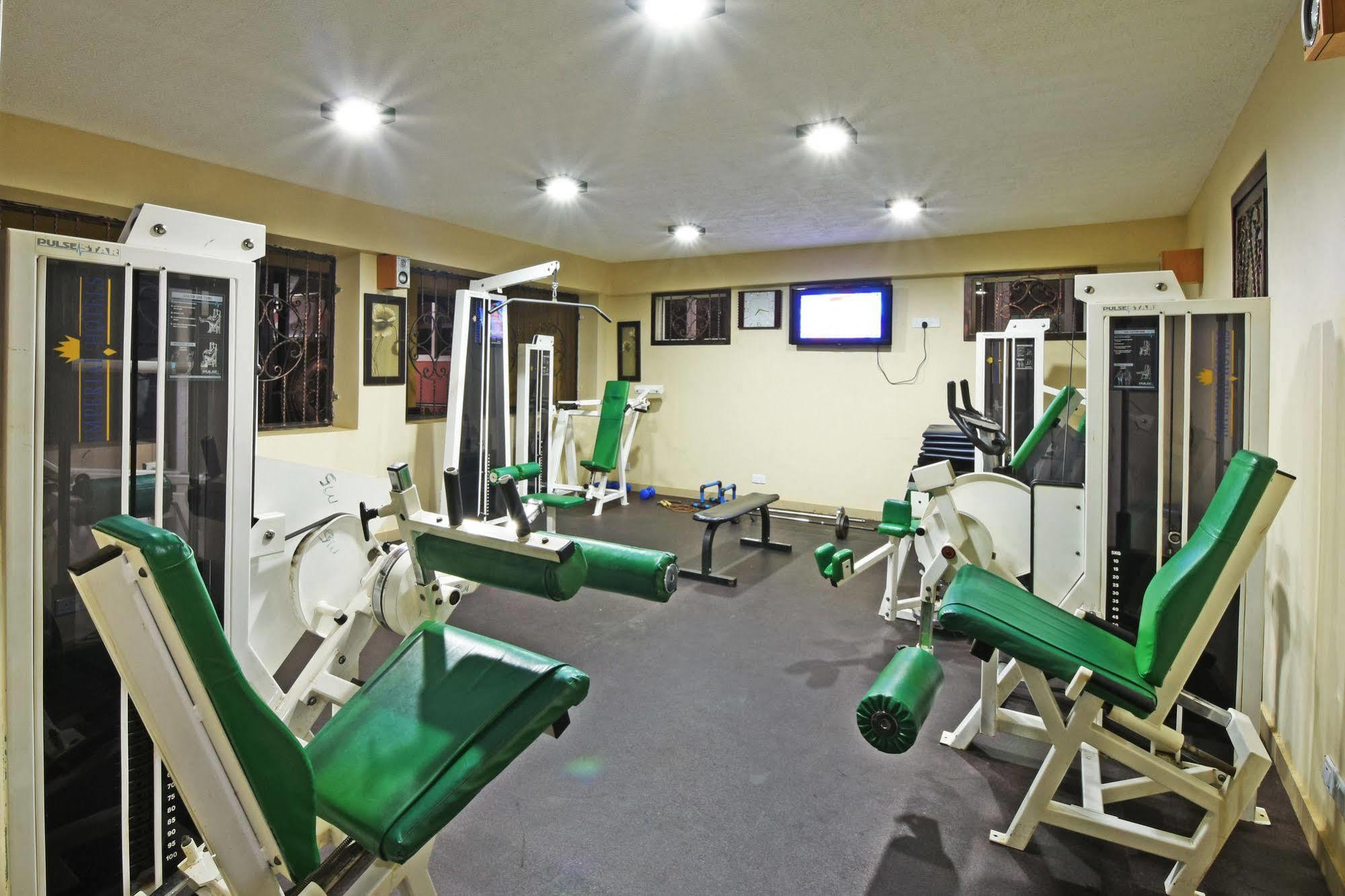 Imperial Golf View Hotel Энтеббе Экстерьер фото